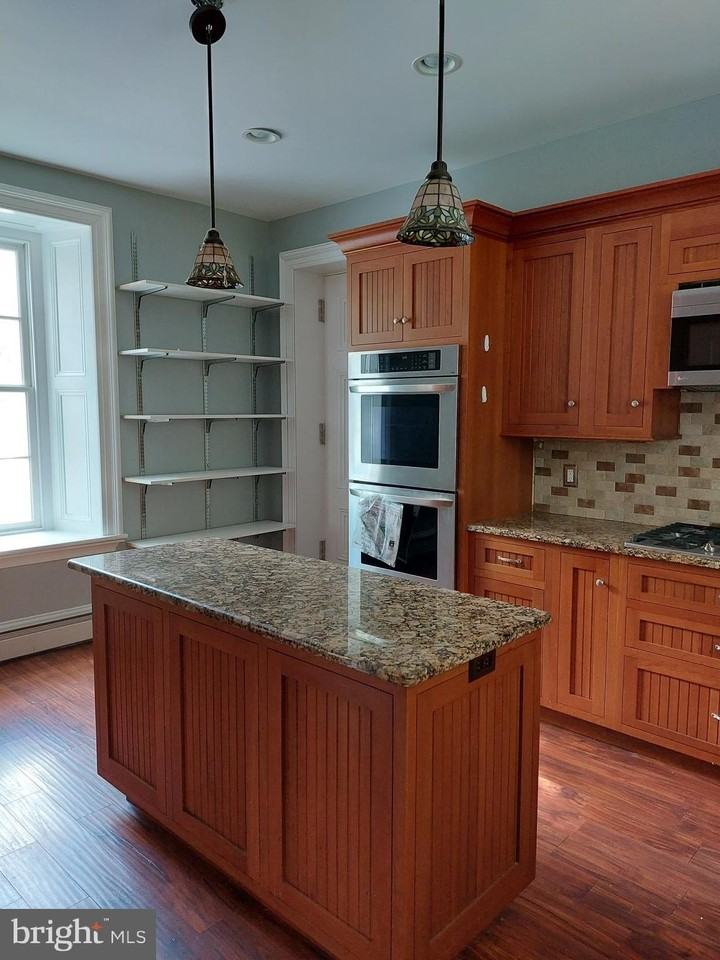 1272 Pawlings Rd - Photo 7 of 37
