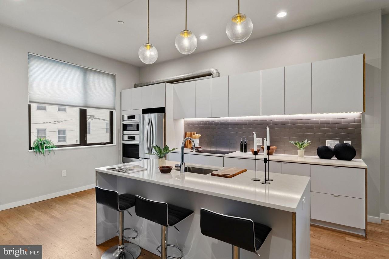 1720 Folsom St #B - Photo 7 of 50
