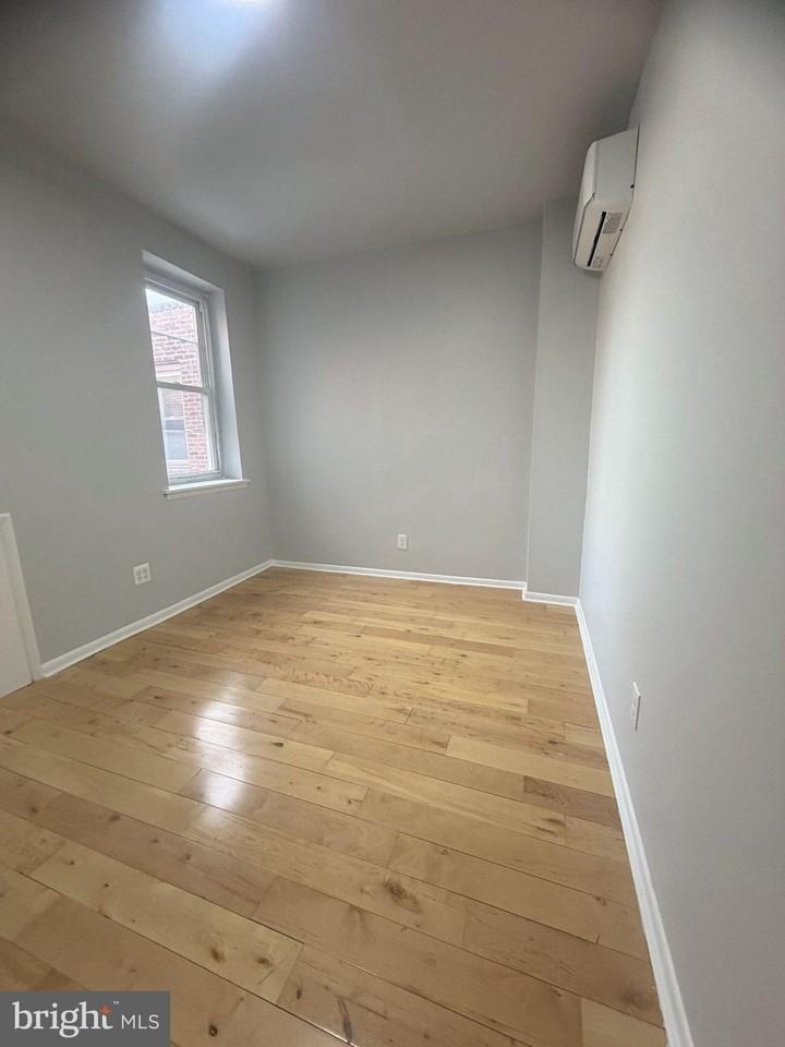 975 N Lawrence St #C - Photo 4 of 8