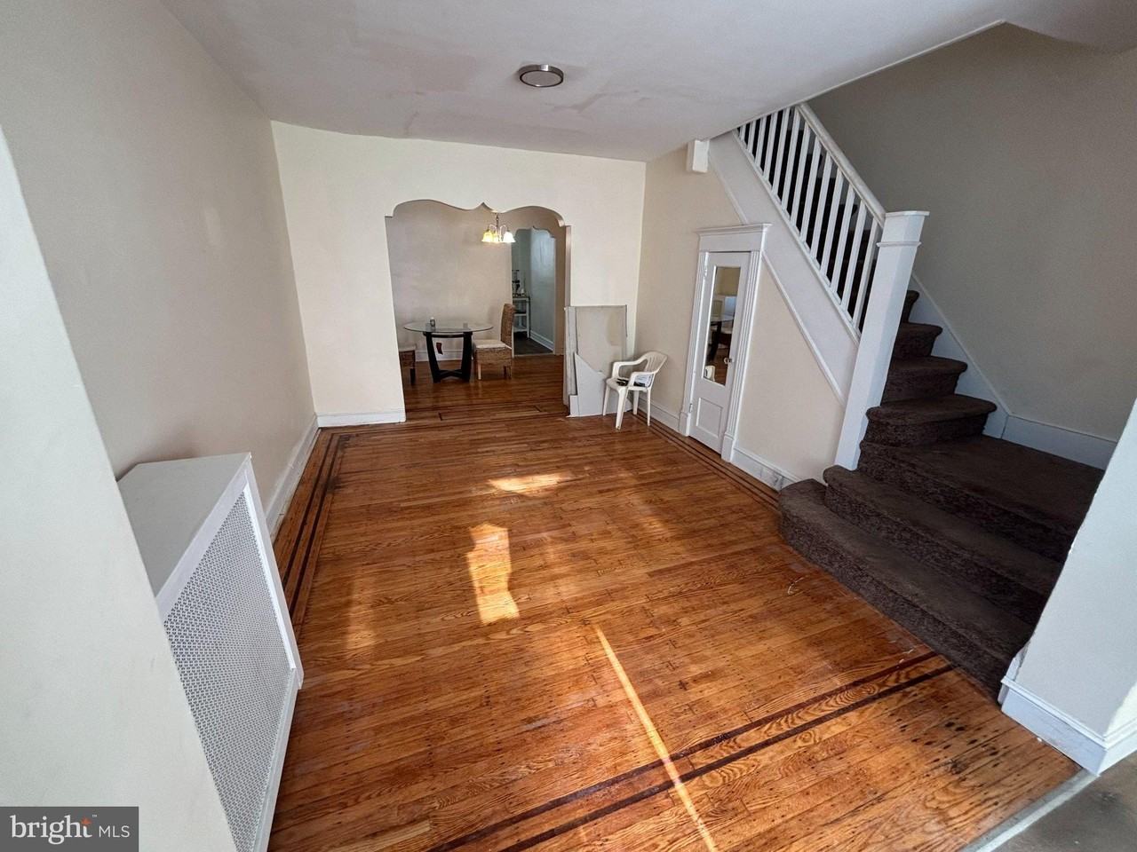 3263 N Etting St - Photo 3 of 11