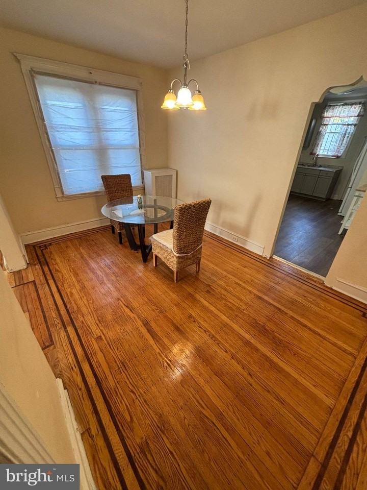 3263 N Etting St - Photo 4 of 11