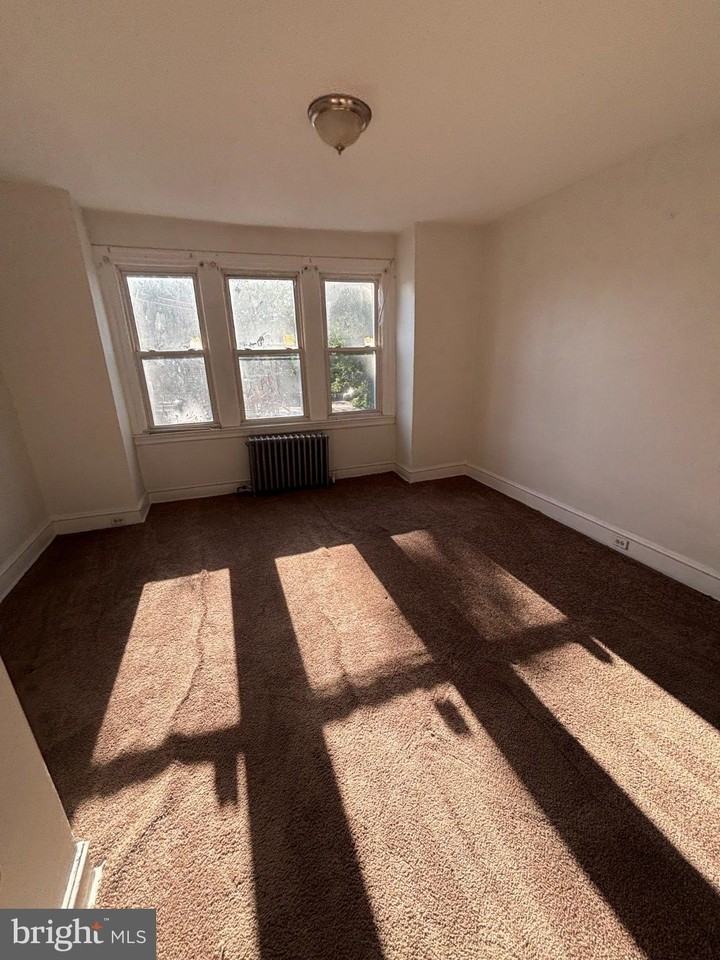 3263 N Etting St - Photo 6 of 11