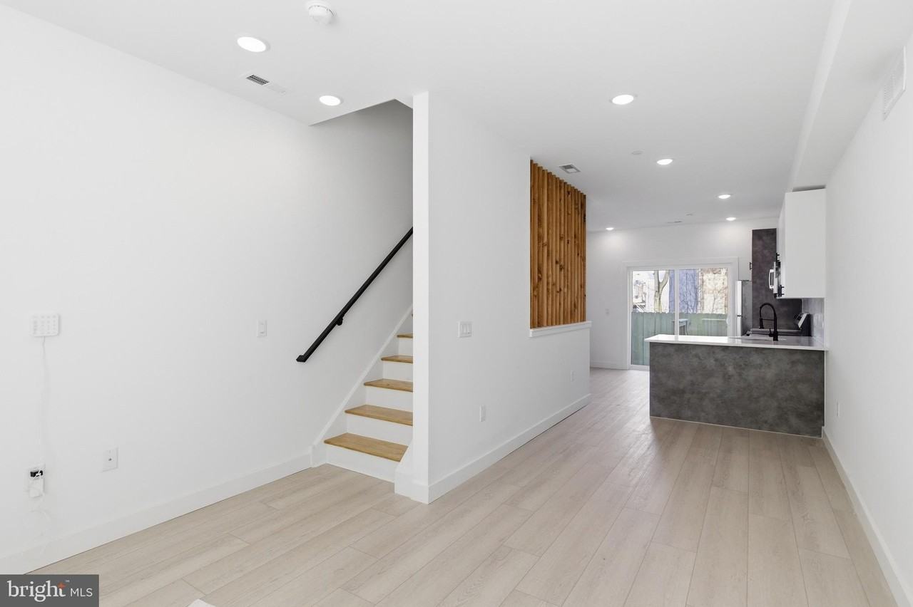 1032 W Orleans St - Photo 3 of 25