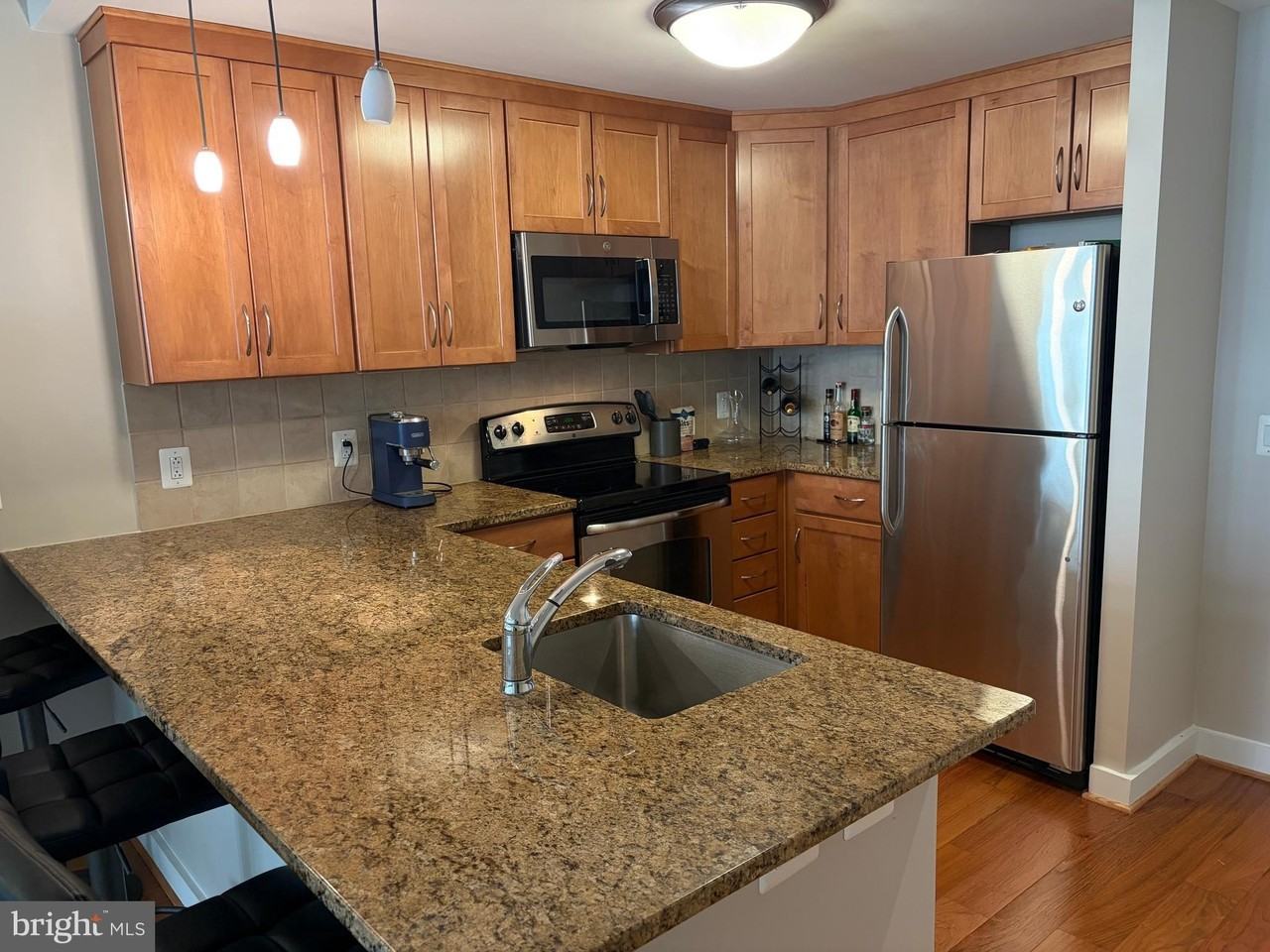 888 N Quincy St #407 - Photo 5 of 32