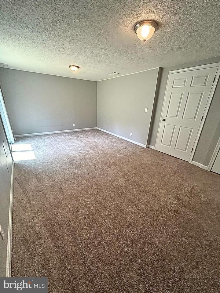 715 Acorn Ct - Photo 4 of 29