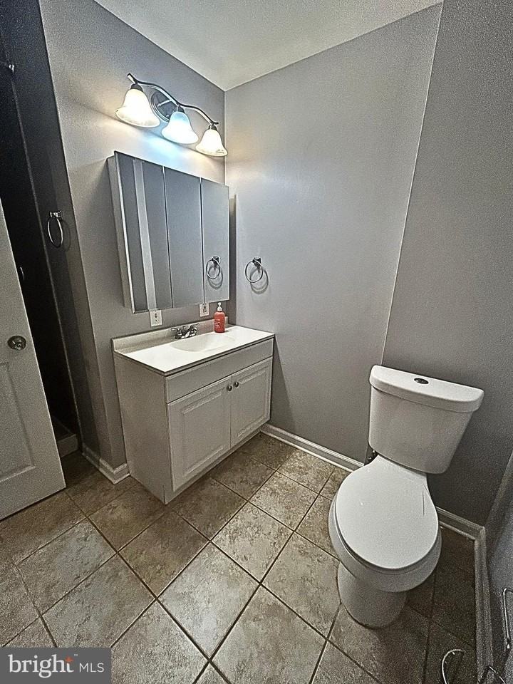 715 Acorn Ct - Photo 5 of 29