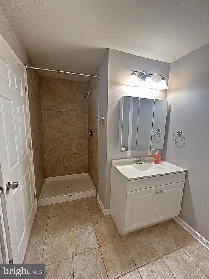 715 Acorn Ct - Photo 6 of 29