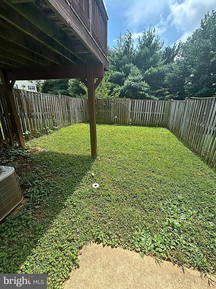 715 Acorn Ct - Photo 7 of 29