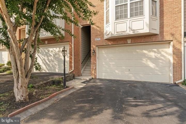 43770 Lees Mill Sq - Photo 2 of 35