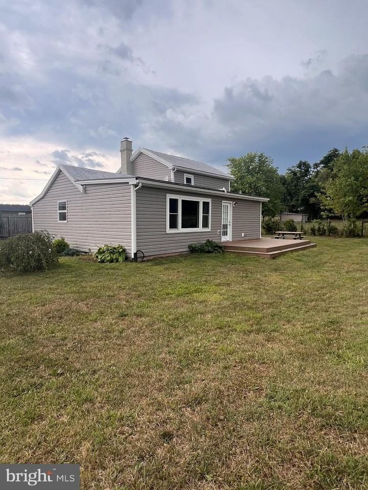 141 Frogtown Ln - Photo 2 of 23