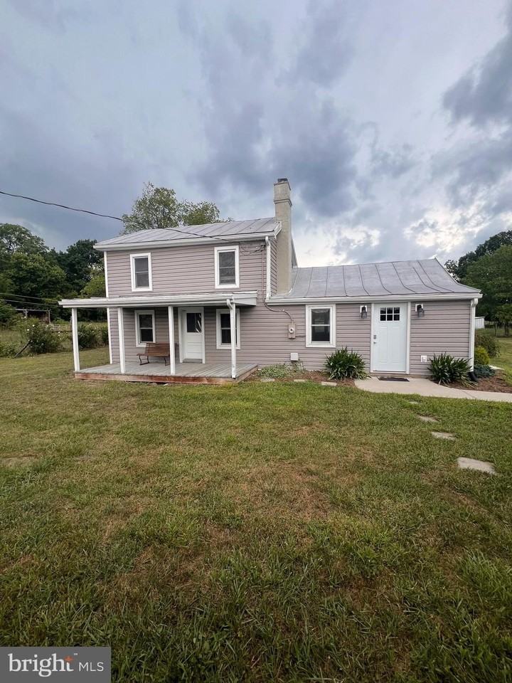 141 Frogtown Ln - Photo 3 of 23