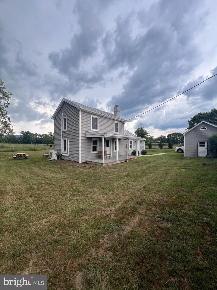 141 Frogtown Ln - Photo 4 of 23