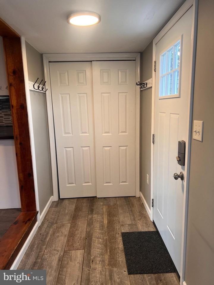 141 Frogtown Ln - Photo 6 of 23