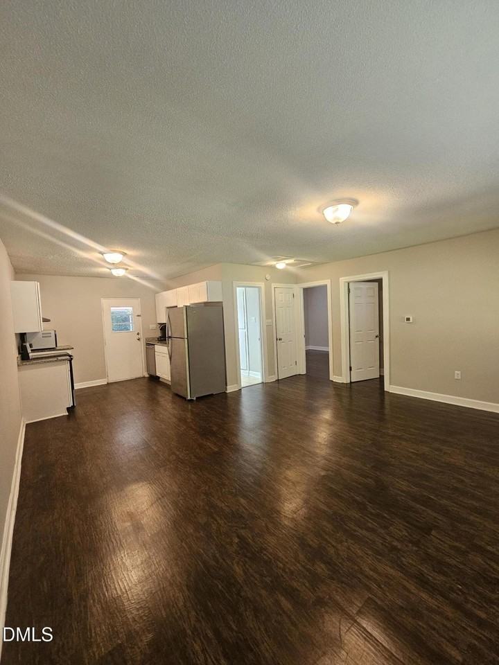 3623 Bowling Dr - Photo 4 of 11