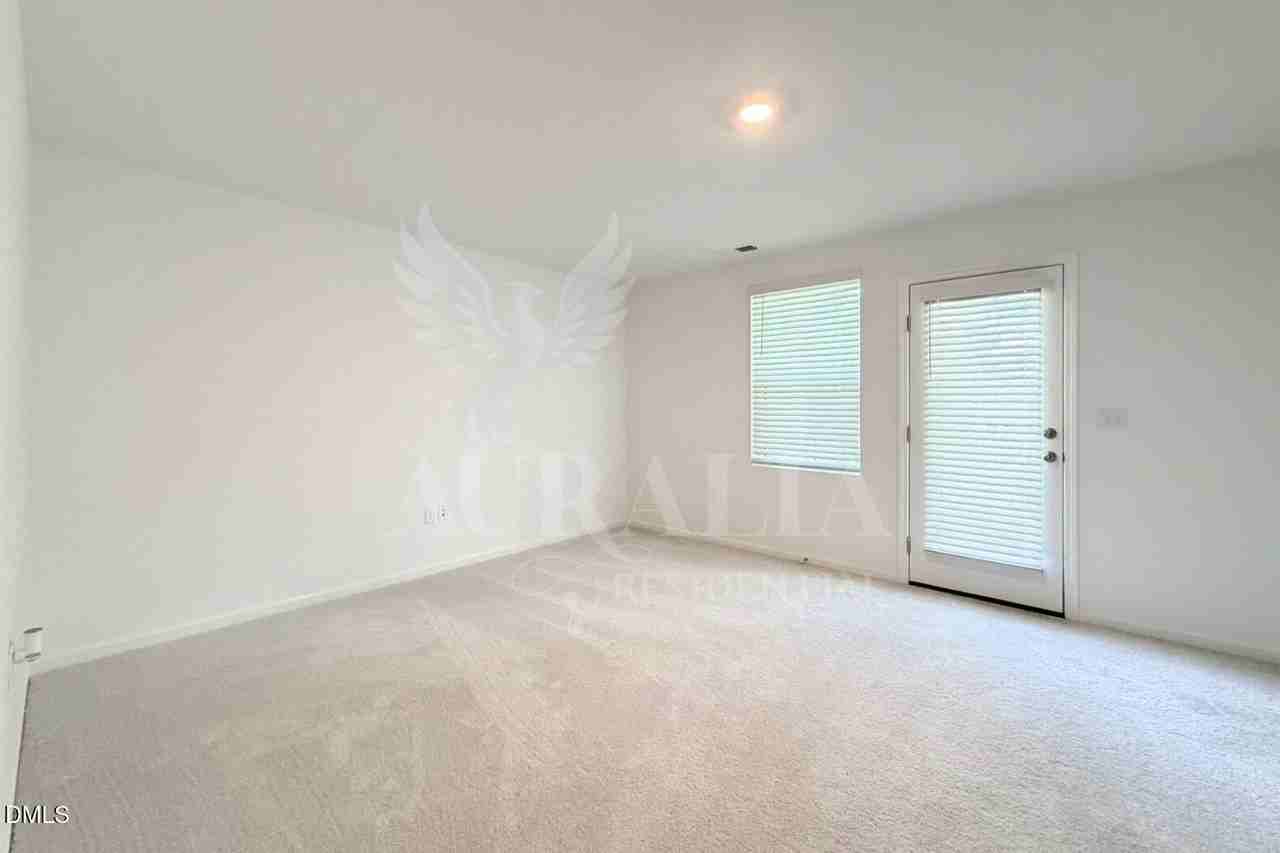 3611 Elm Grove Ln - Photo 6 of 32