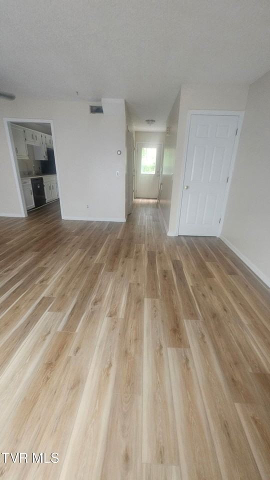 4336 Bluff City Hwy #B4 - Photo 5 of 42