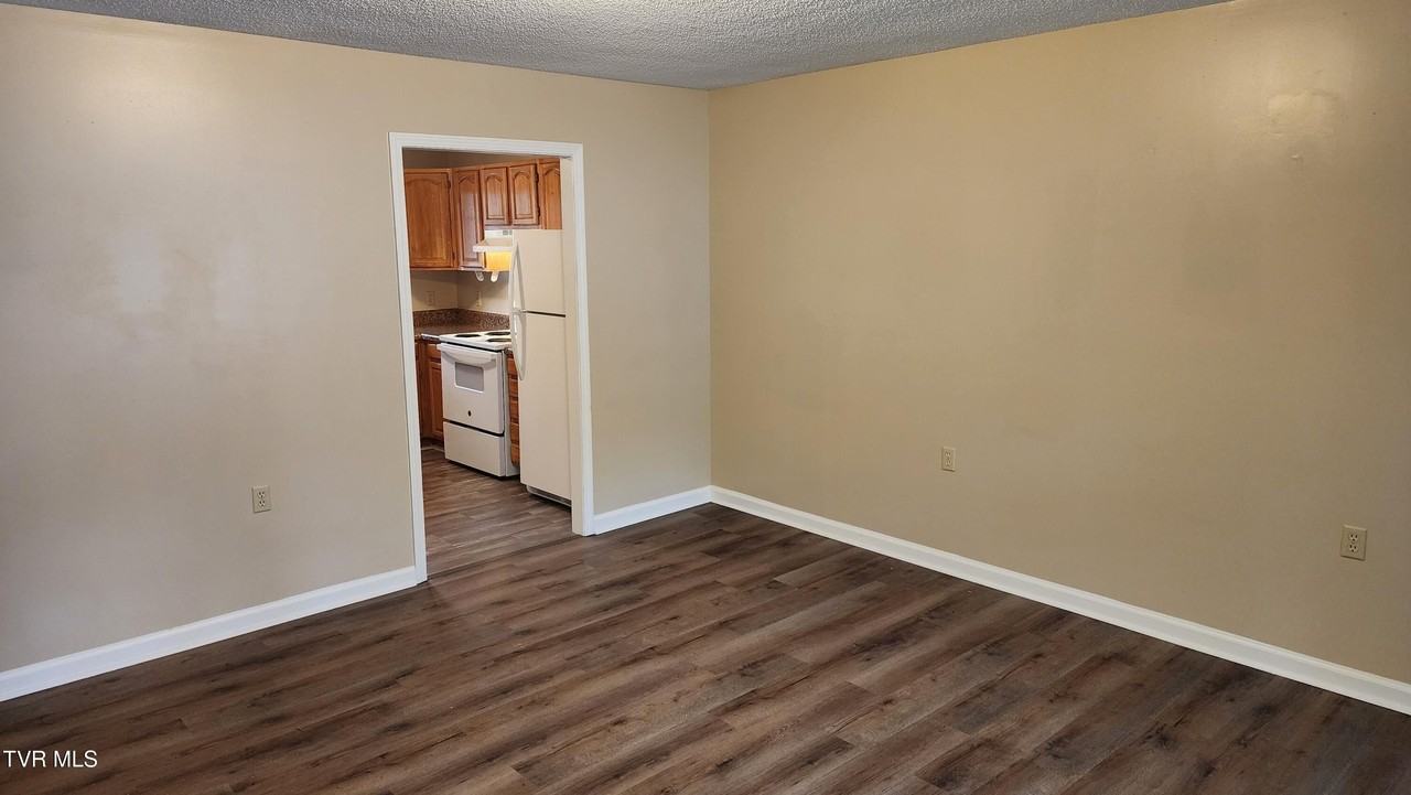 2816 Broad St #2816 - Photo 3 of 9