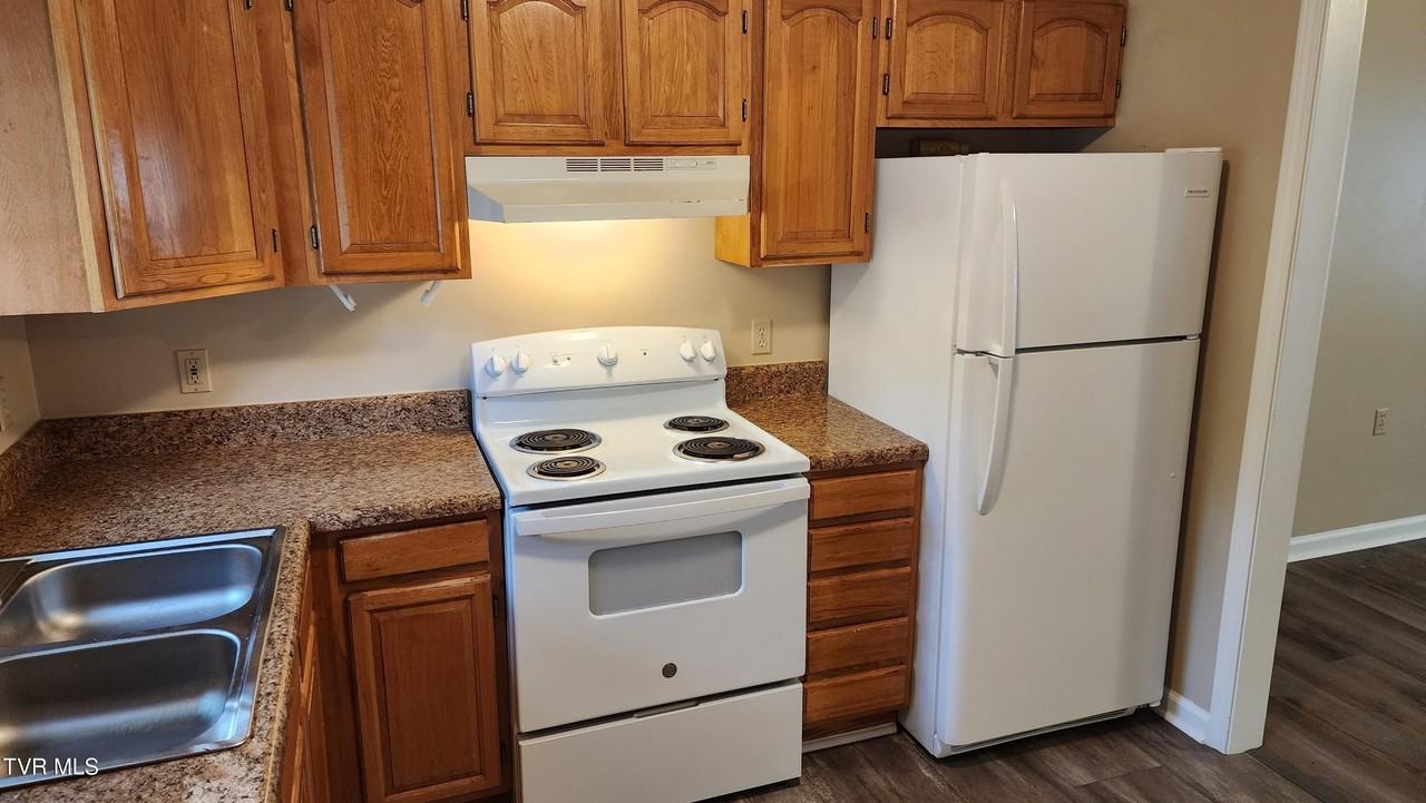 2816 Broad St #2816 - Photo 4 of 9
