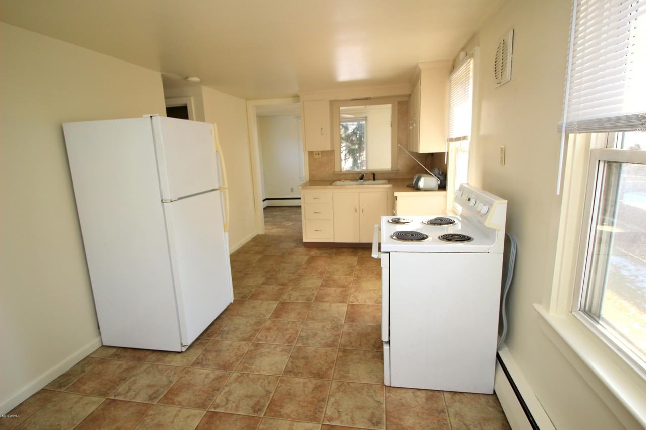 209 N Washington St - Photo 3 of 10