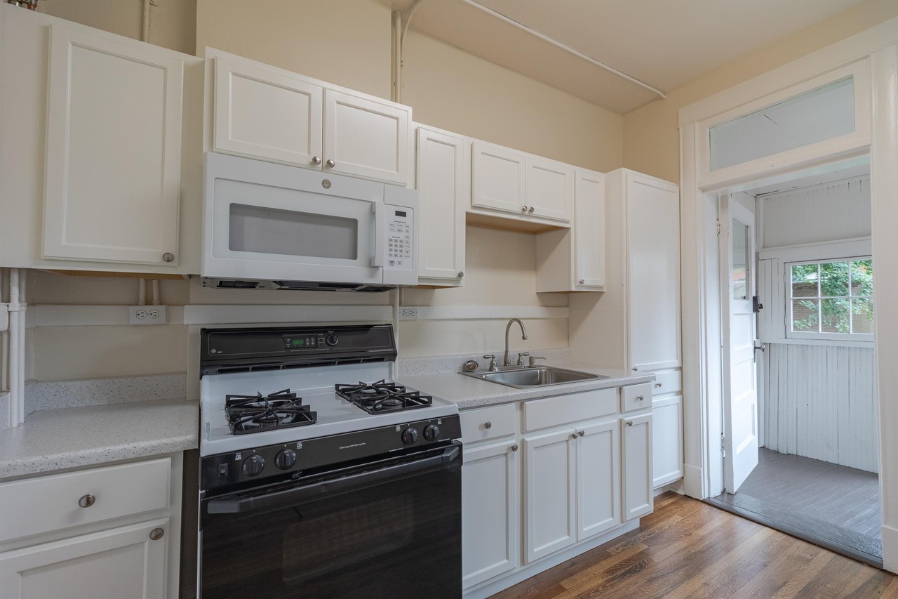 1207 Clayton Street5 - Photo 7 of 20