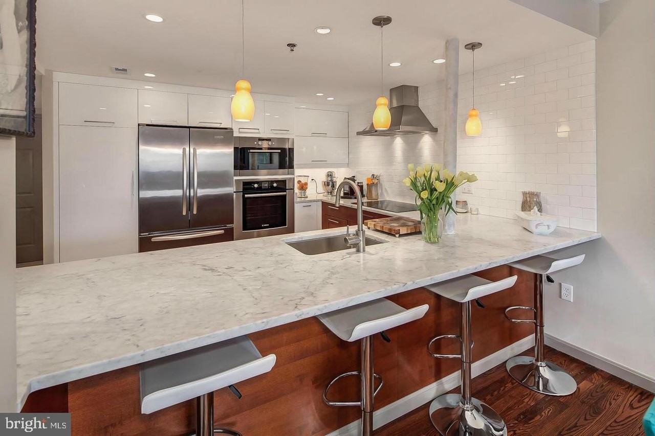 545 E Braddock Rd #101 - Photo 4 of 46