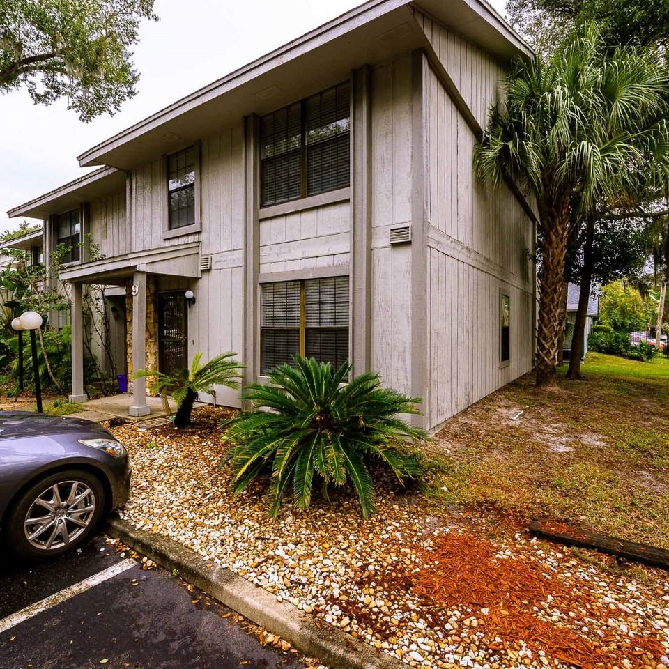 9 Oakwood Park #1 - Photo 2 of 50