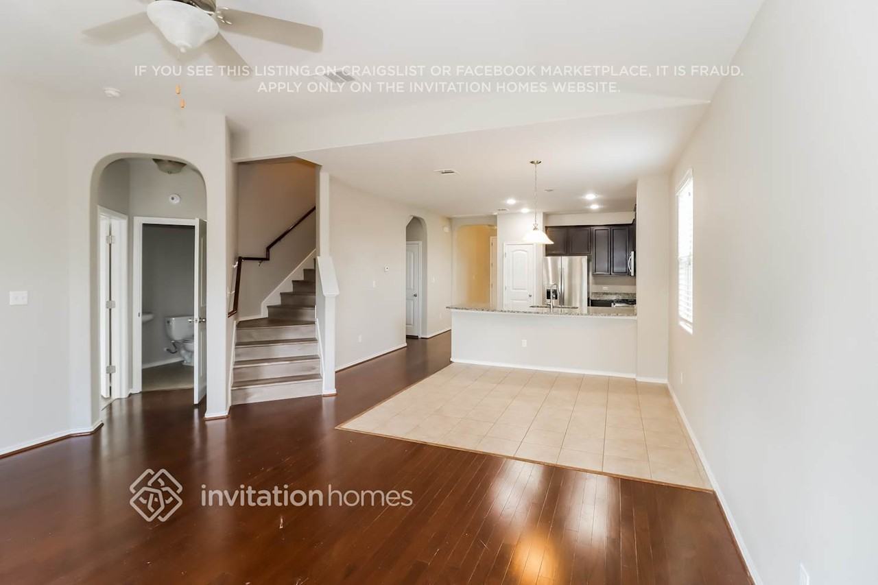 110 Camden Cv - Photo 4 of 15