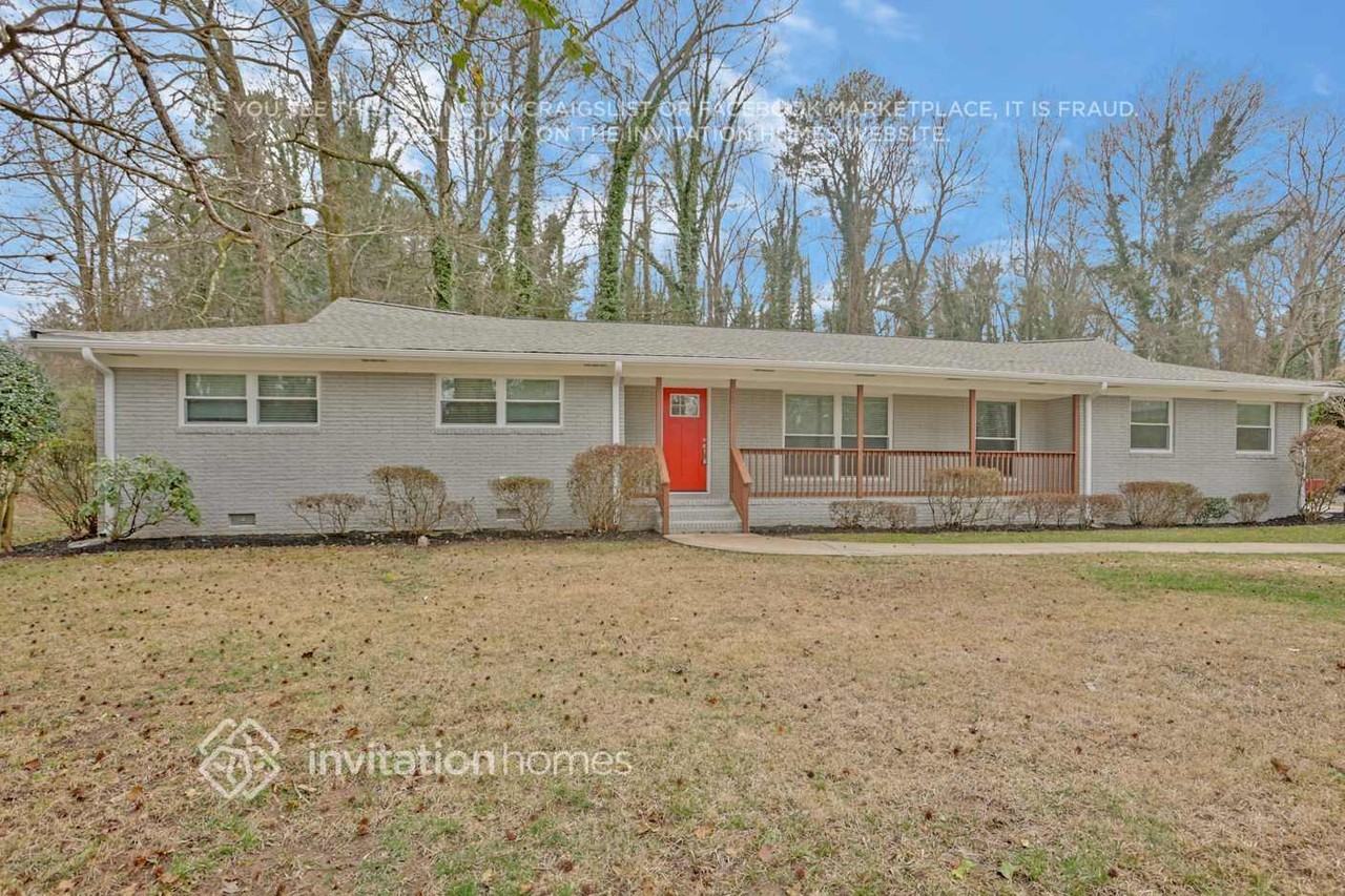 1707 Laurens Dr Sw - Photo 2 of 25
