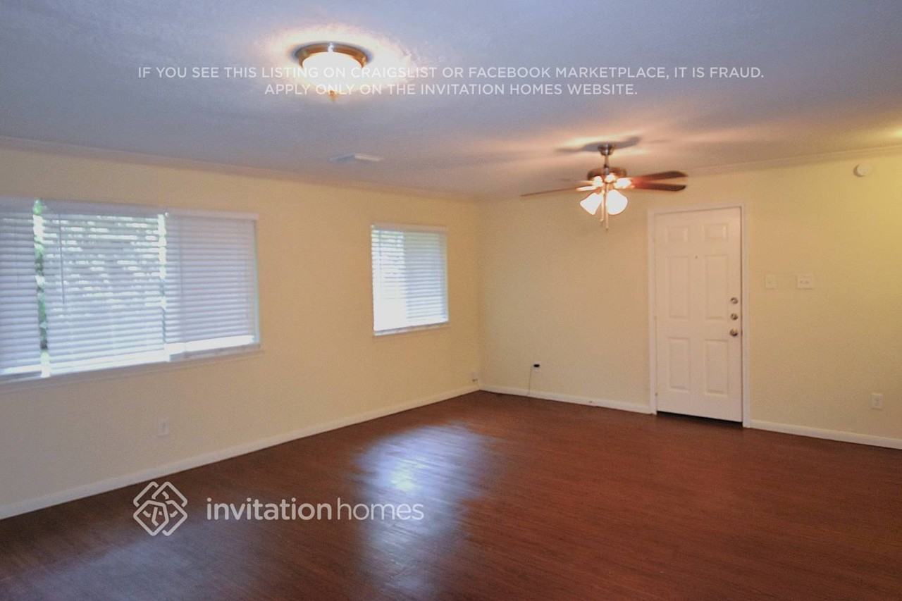 4311 Saratoga Dr - Photo 4 of 15