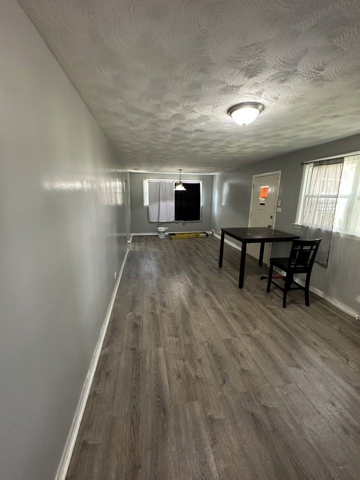 900 W Vermont Ave #1 - Photo 3 of 18
