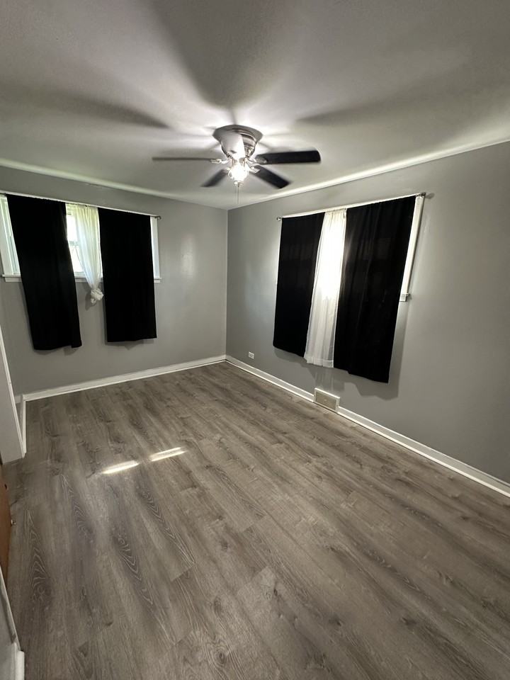 900 W Vermont Ave #1 - Photo 4 of 18