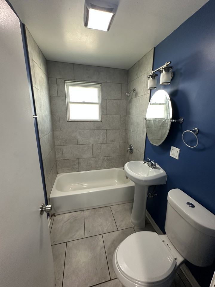 900 W Vermont Ave #1 - Photo 7 of 18