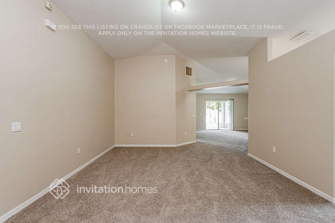 270 Dahoon Holly Dr - Photo 3 of 16