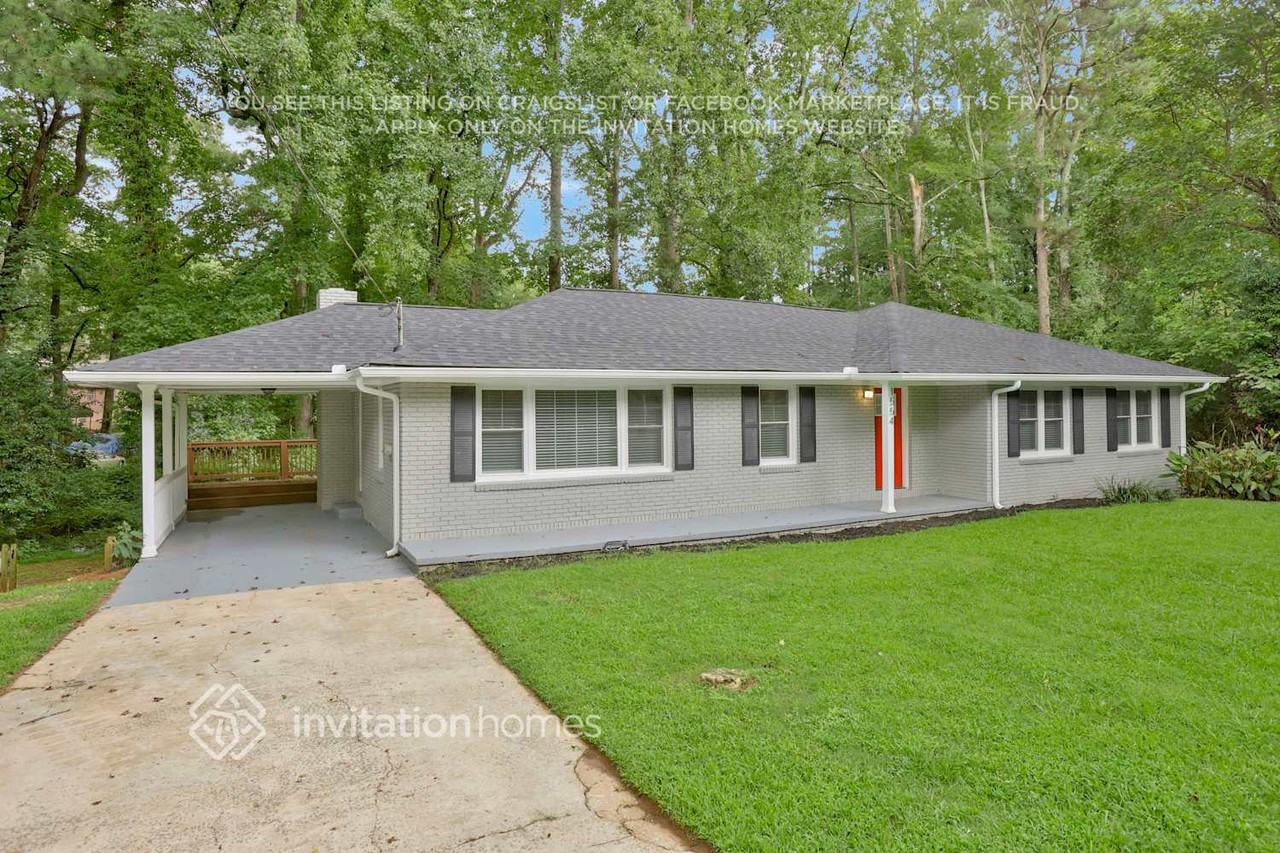 1554 N Columbia Pl - Photo 3 of 26
