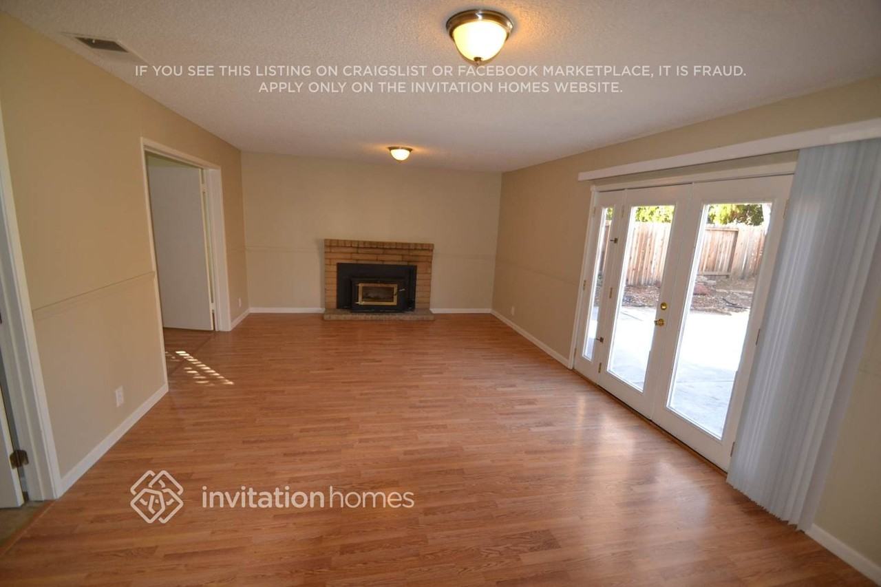131 Bel Air Dr - Photo 4 of 13