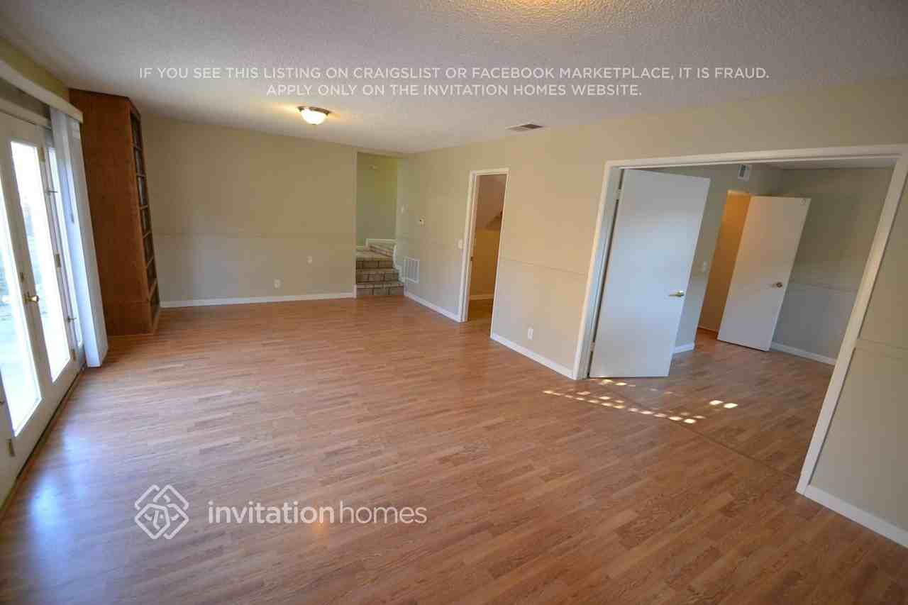 131 Bel Air Dr - Photo 5 of 13