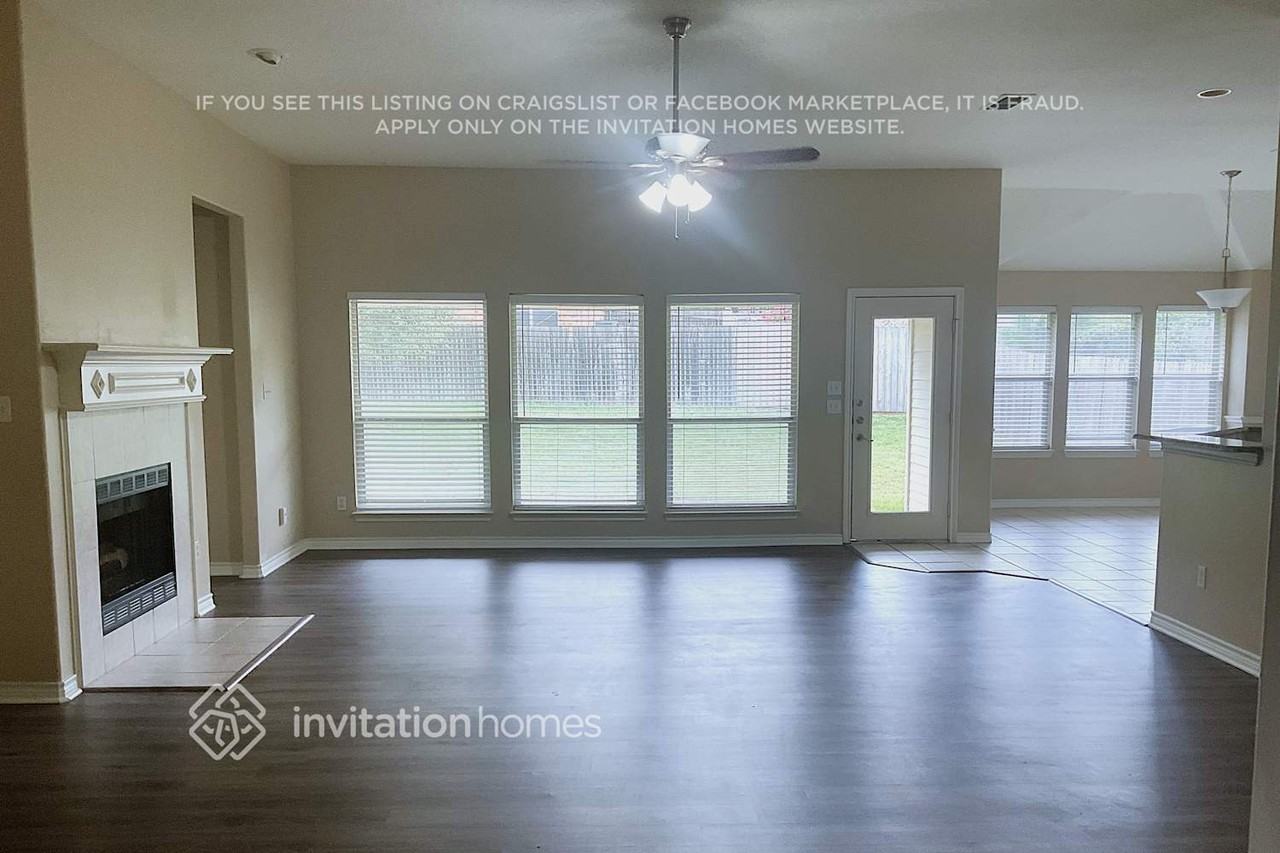 2105 Nugent Dr - Photo 3 of 13