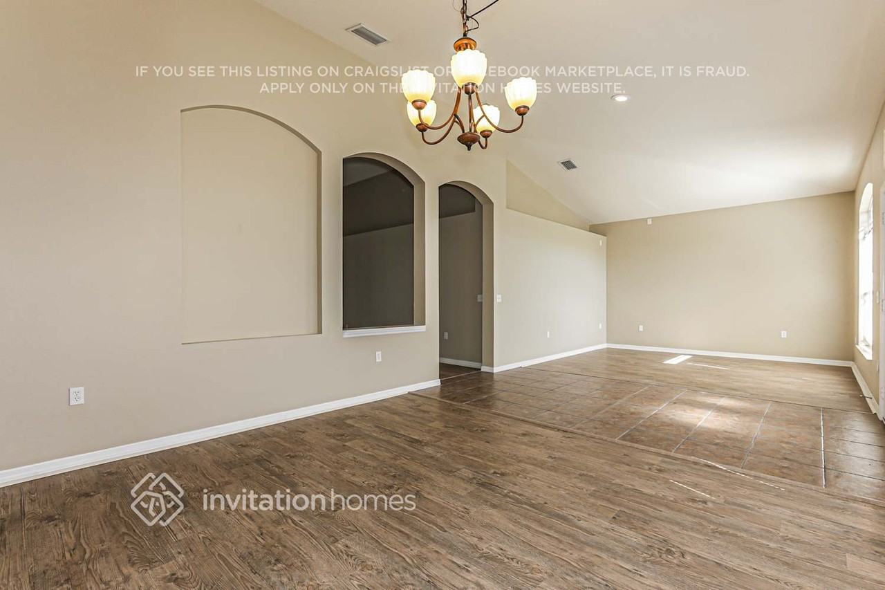 2313 Nesslewood Dr - Photo 5 of 17