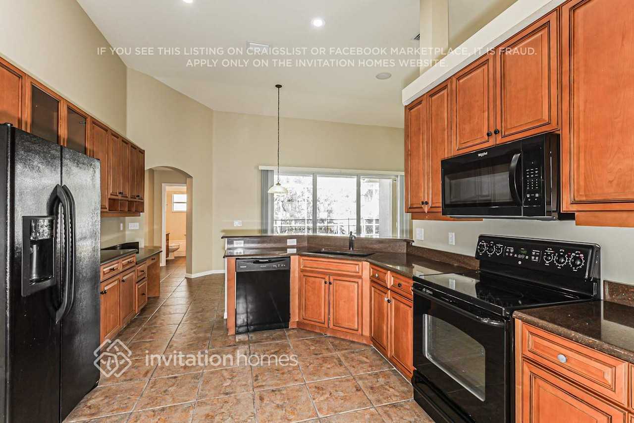 2313 Nesslewood Dr - Photo 7 of 17