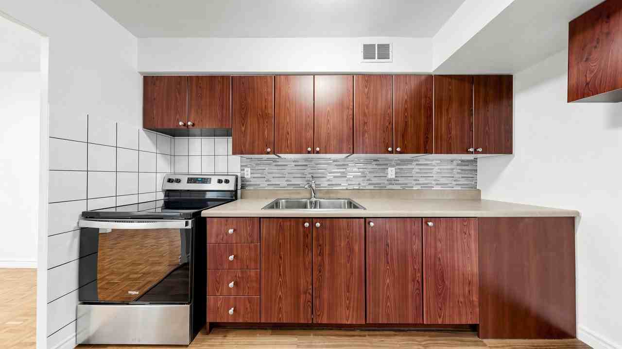 38-40 Lambton Avenue - Photo 2 of 27
