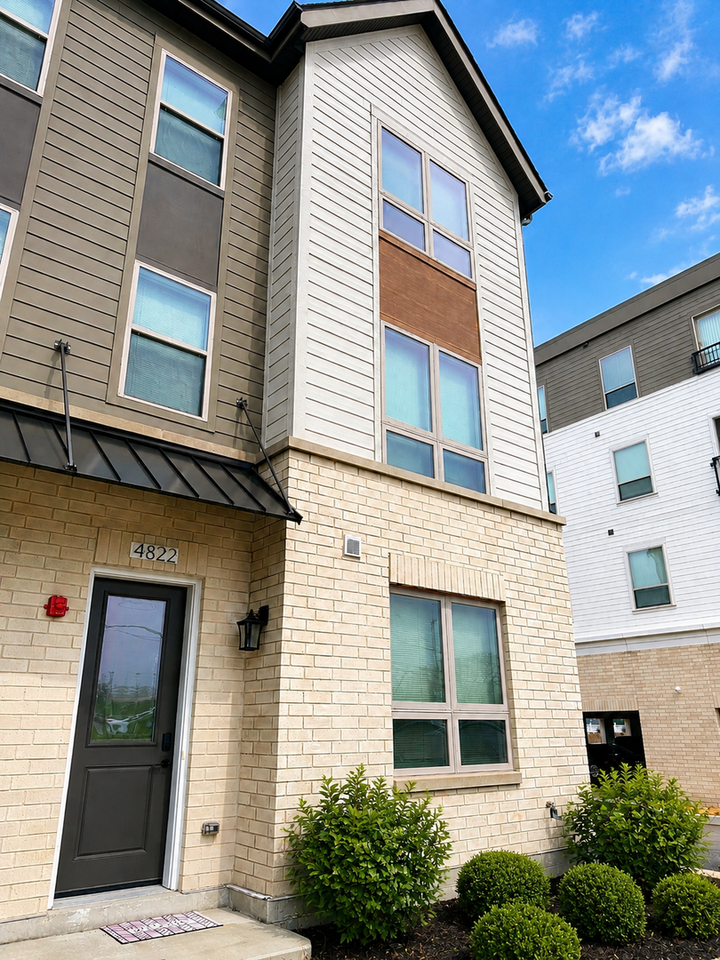 One Fifty Seven Oak Forest - Photo 7 of 42