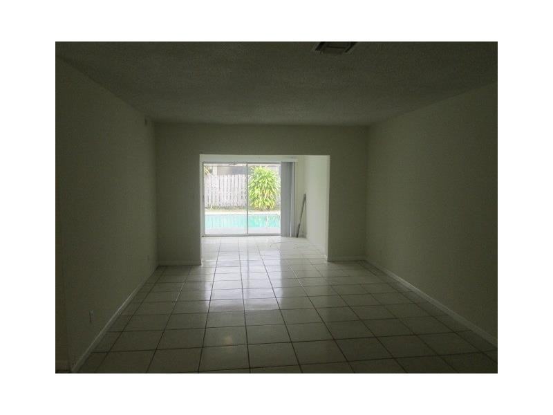 4251 NW 23rd St - Photo 2 of 8