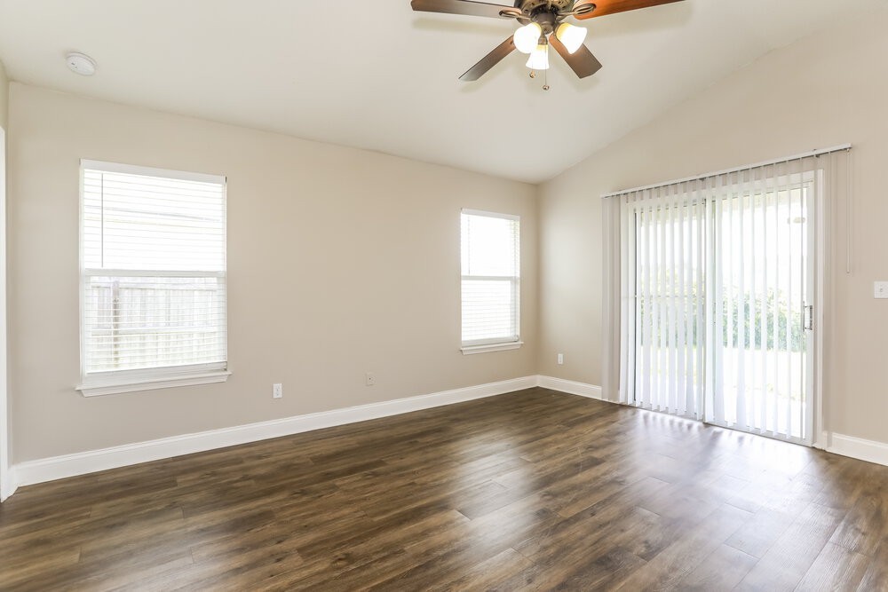 3163 Pine Haven Dr - Photo 4 of 16