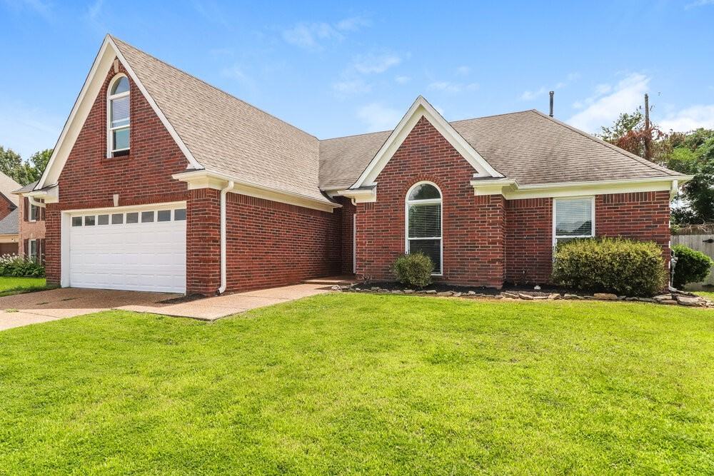 9355 Helmsley Dr - Photo 4 of 17