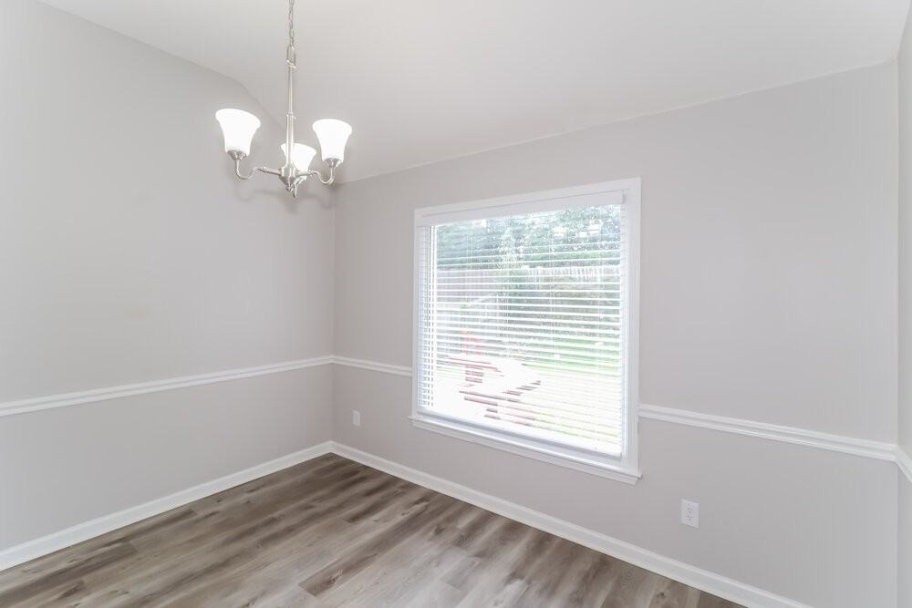 9355 Helmsley Dr - Photo 7 of 17