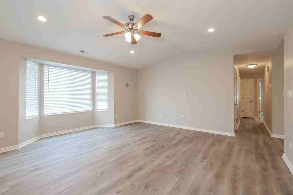 2528 Wn - Photo 4 of 16