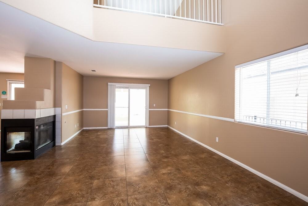 7537 Flat Rock St - Photo 4 of 17