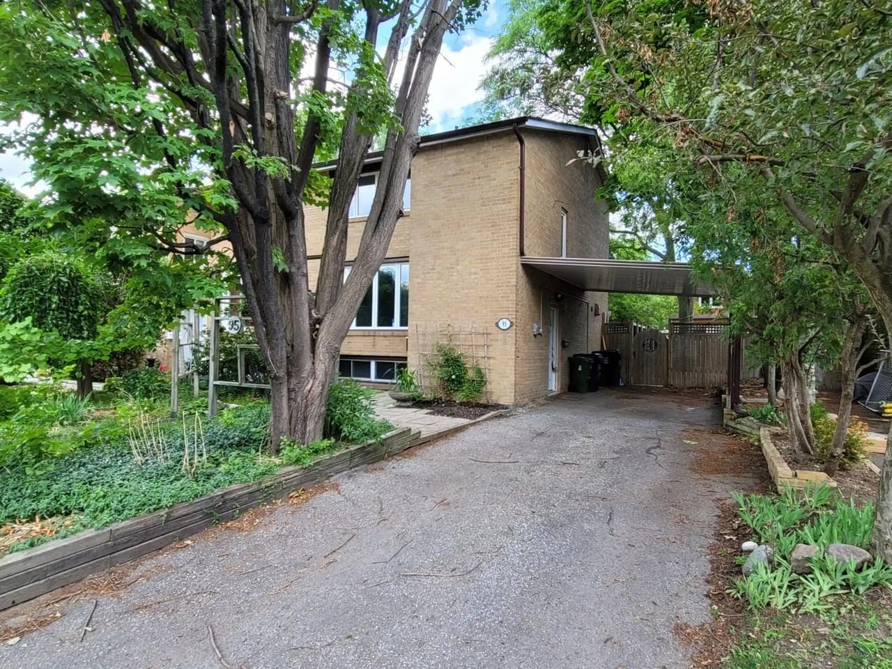 95 Overland Drive - Photo 2 of 29
