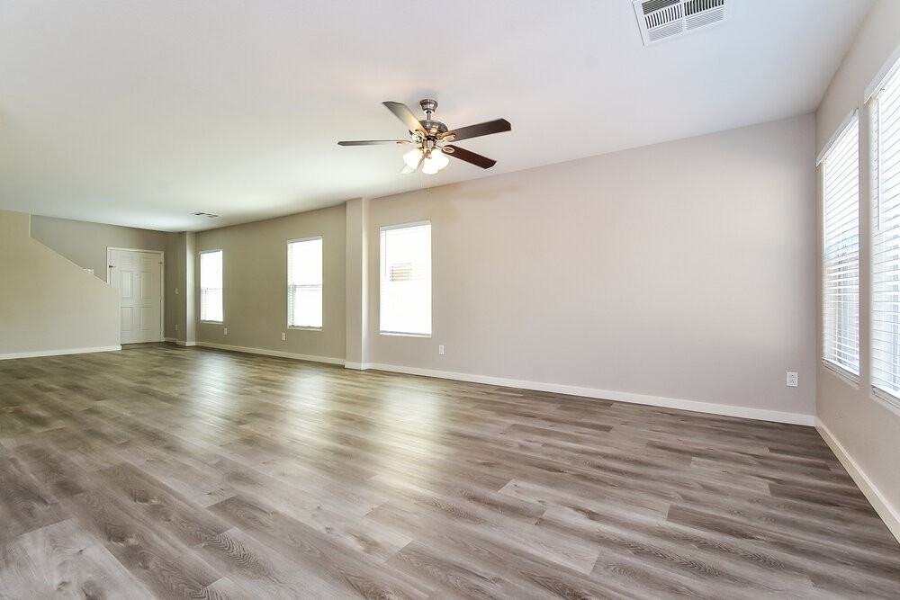 6249 Capehart Falls St - Photo 5 of 17