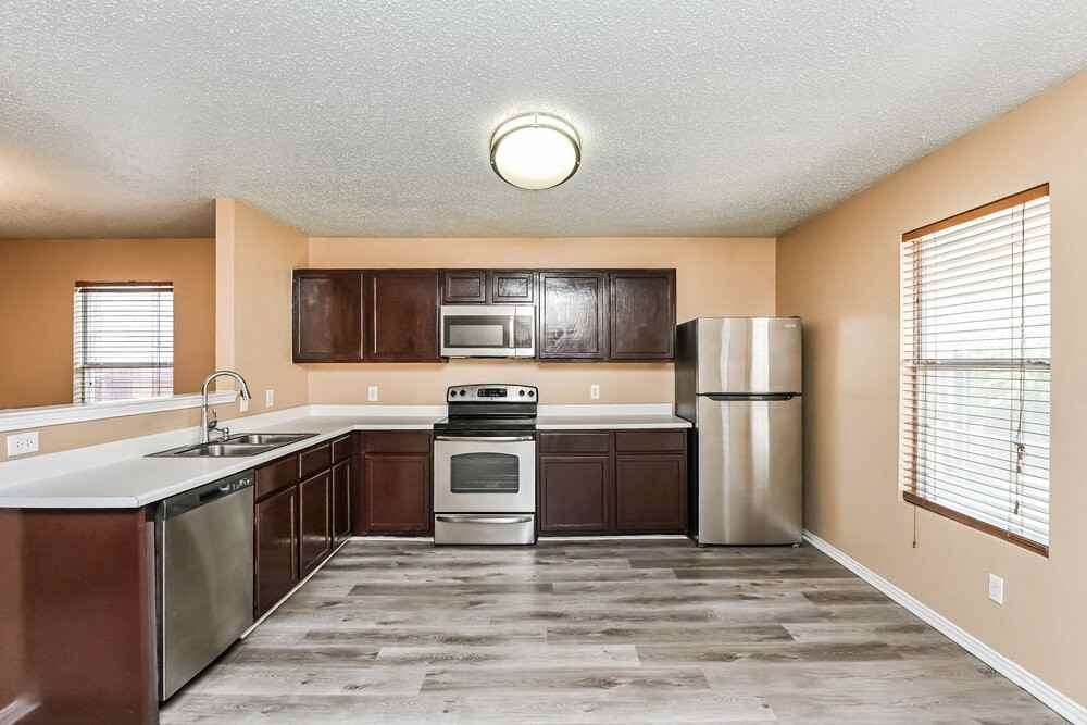 5213 Bedfordshire Dr - Photo 7 of 16